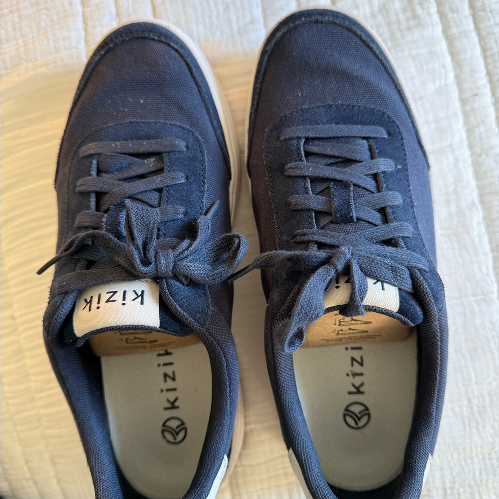 Kizik Unisex Navy Sneakers
